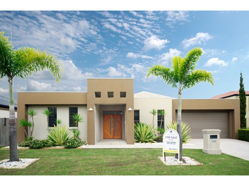 2116 Fernlea Close, Hope Island QLD 4212