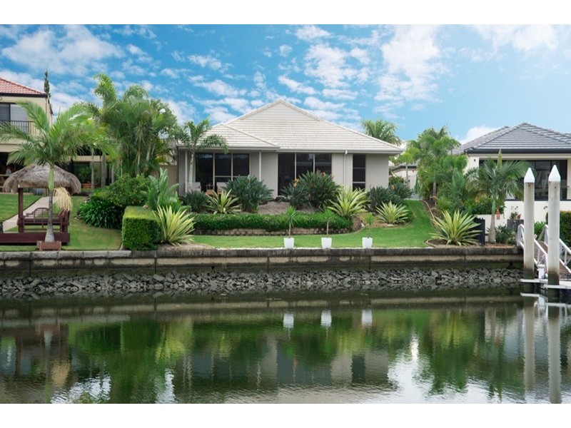 2116 Fernlea Close, Hope Island QLD 4212