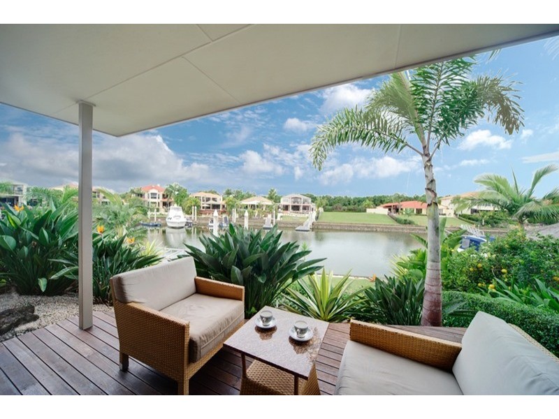 2116 Fernlea Close, Hope Island QLD 4212