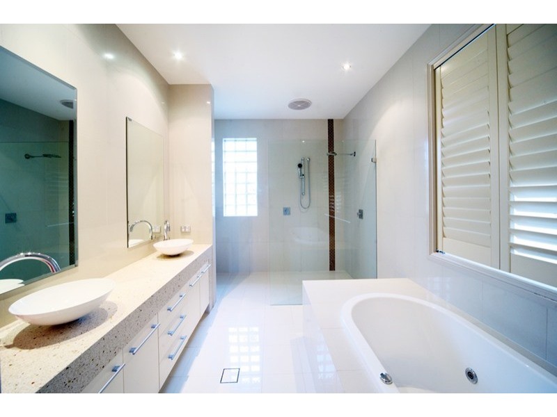 2116 Fernlea Close, Hope Island QLD 4212