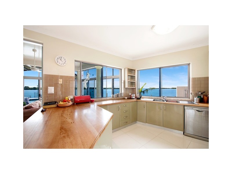 36 Esplanade, Jacobs Well QLD 4208