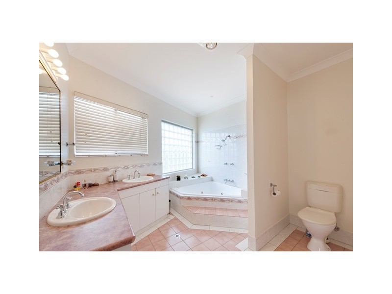 36 Esplanade, Jacobs Well QLD 4208
