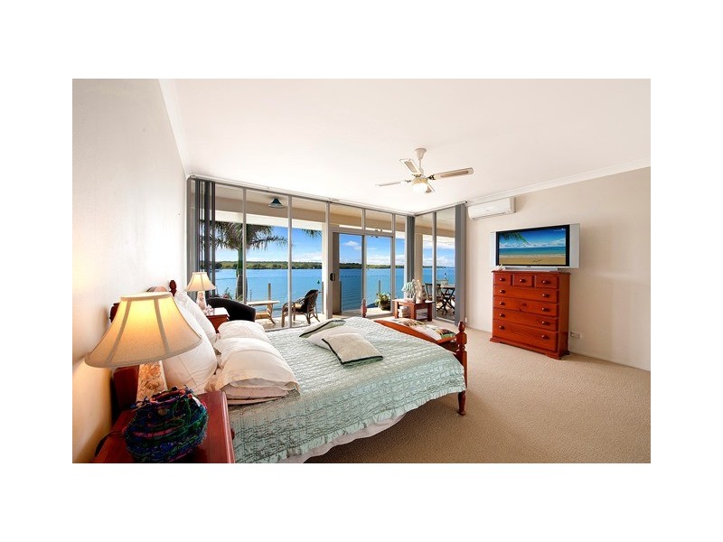 36 Esplanade, Jacobs Well QLD 4208