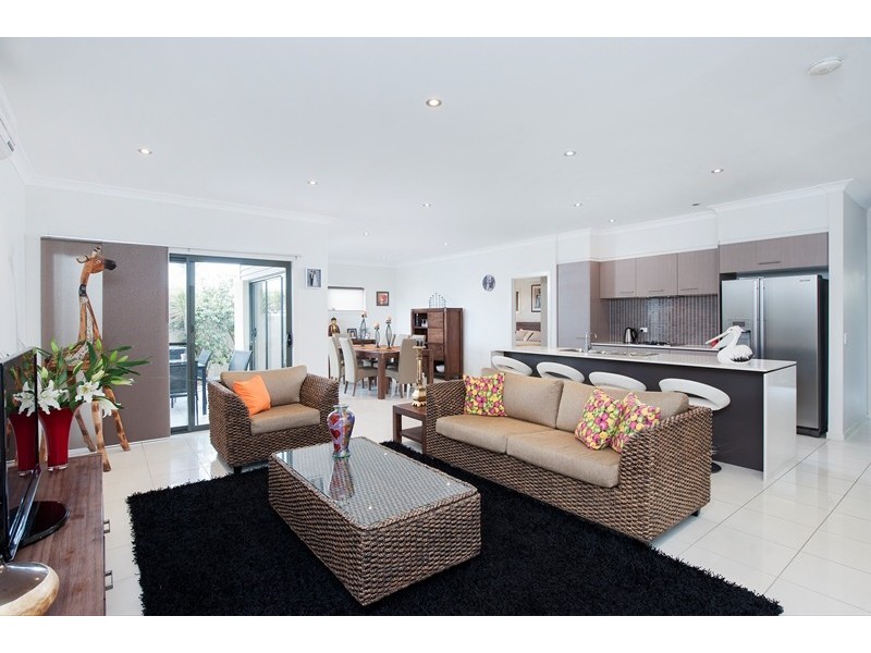 4 Galley Road, Hope Island QLD 4212