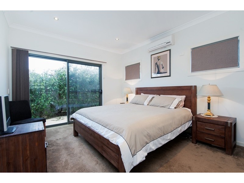 4 Galley Road, Hope Island QLD 4212