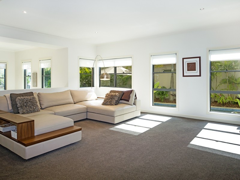 1677 Riverdale Drive, Hope Island QLD 4212