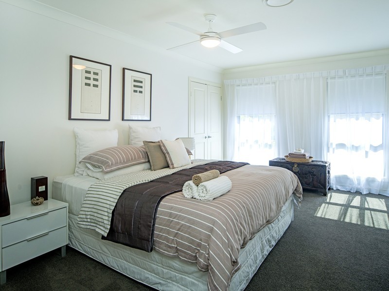 1677 Riverdale Drive, Hope Island QLD 4212