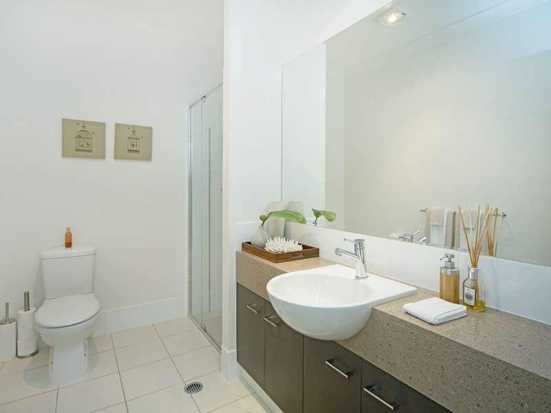 1677 Riverdale Drive, Hope Island QLD 4212