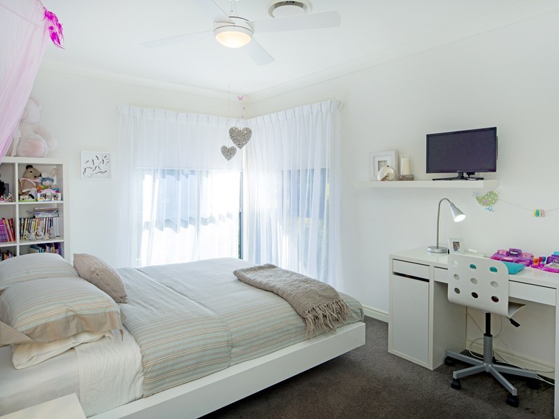 1677 Riverdale Drive, Hope Island QLD 4212