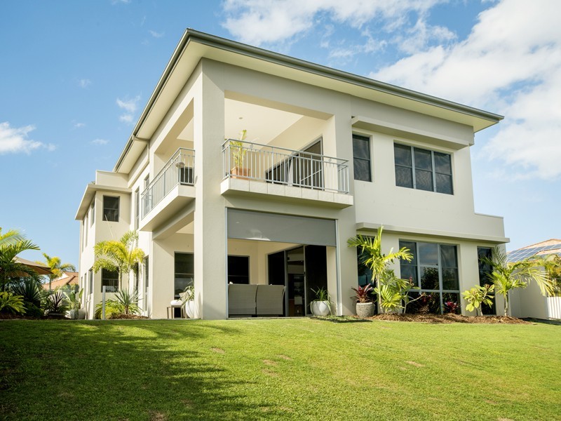 1677 Riverdale Drive, Hope Island QLD 4212