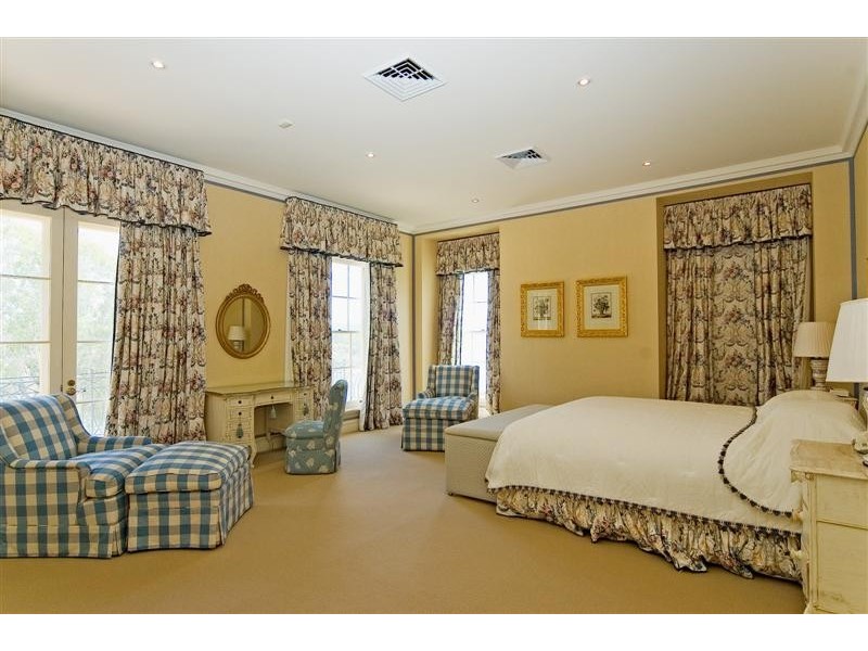 1117 Beechwood Drive, Hope Island QLD 4212