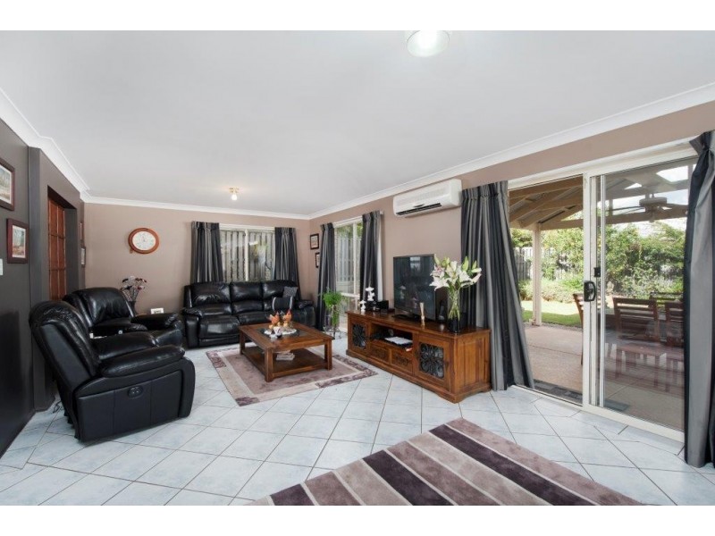 16 Brittany Drive, Oxenford QLD 4210