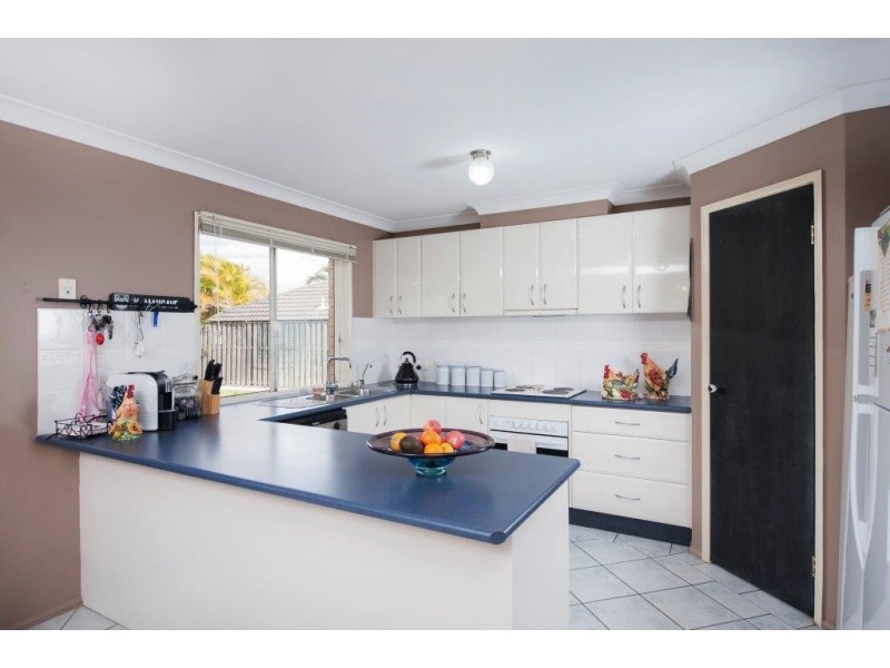 16 Brittany Drive, Oxenford QLD 4210