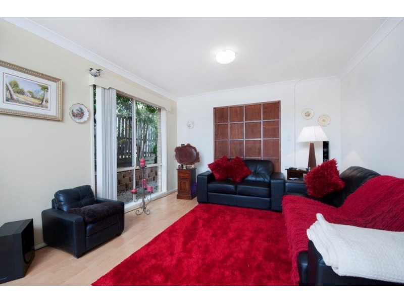 16 Brittany Drive, Oxenford QLD 4210