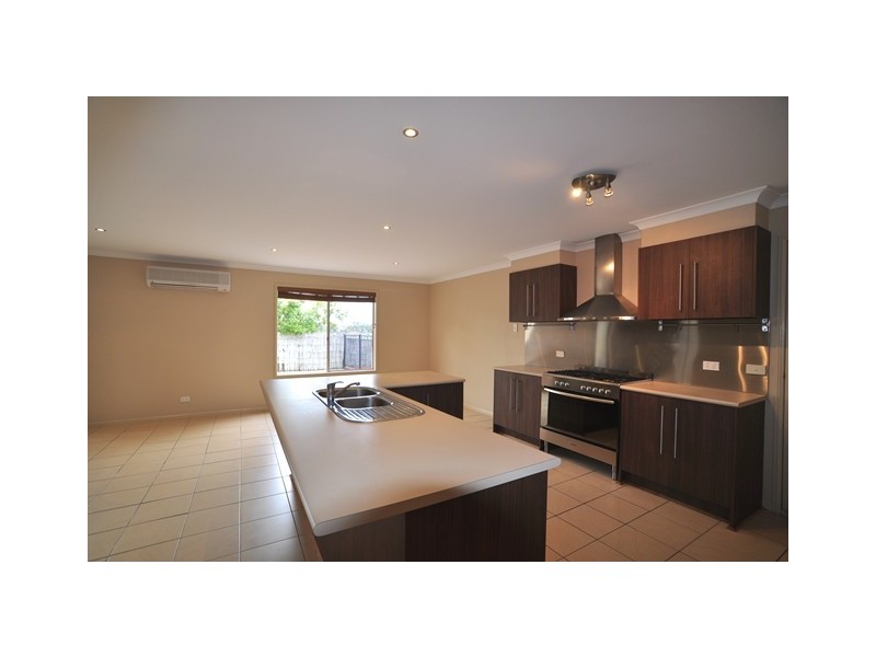3 Brennan Close, Maudsland QLD 4210