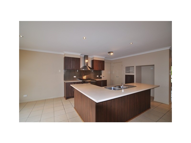 3 Brennan Close, Maudsland QLD 4210