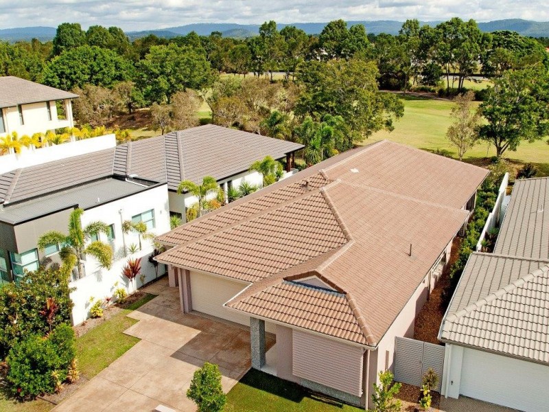 9116 Peter Senior Drive, Hope Island QLD 4212