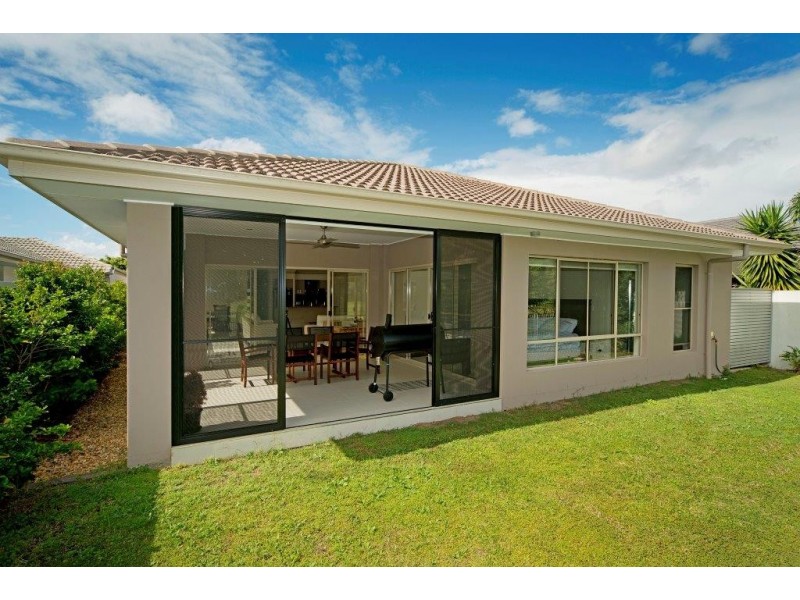 9116 Peter Senior Drive, Hope Island QLD 4212