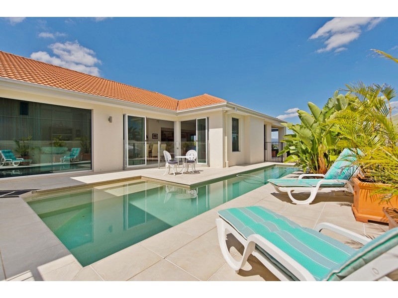 3129 Riverleigh Drive, Hope Island QLD 4212