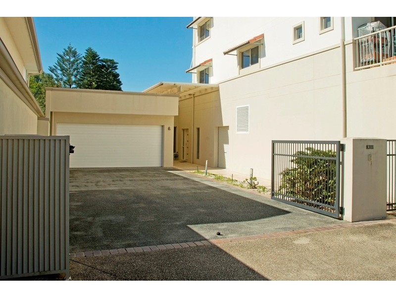 8311 Magnolia Drive East, Hope Island QLD 4212