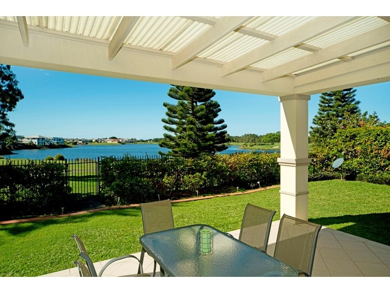 8311 Magnolia Drive East, Hope Island QLD 4212