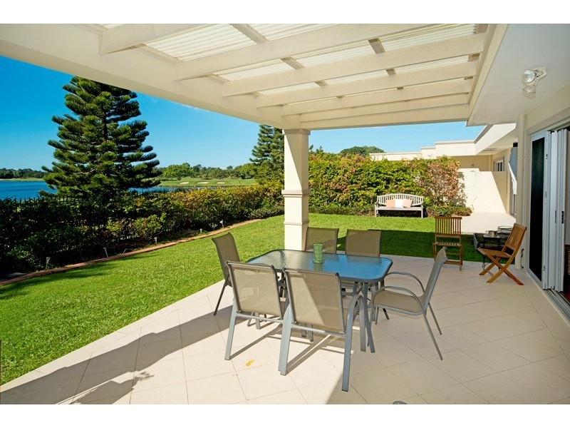 8311 Magnolia Drive East, Hope Island QLD 4212