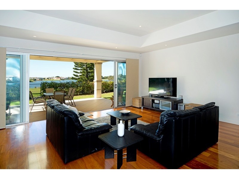 8311 Magnolia Drive East, Hope Island QLD 4212