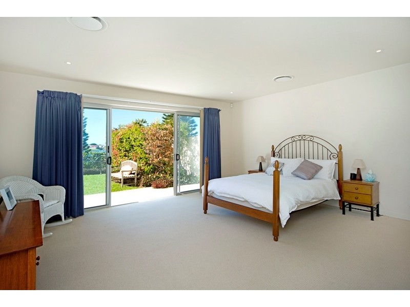 8311 Magnolia Drive East, Hope Island QLD 4212