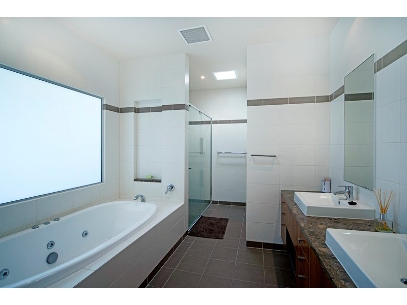 8311 Magnolia Drive East, Hope Island QLD 4212