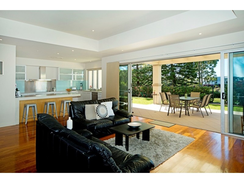 8311 Magnolia Drive East, Hope Island QLD 4212