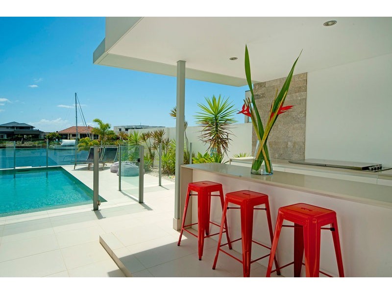 2232 Glengallon Way, Hope Island QLD 4212