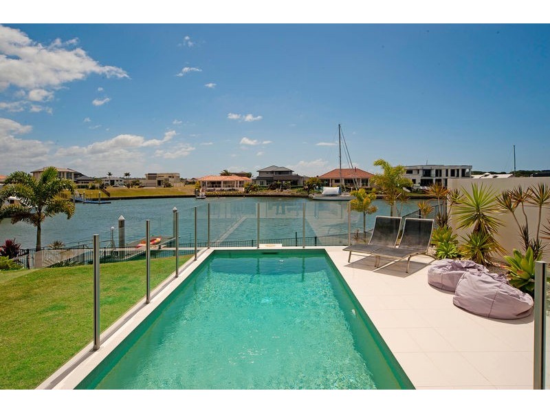 2232 Glengallon Way, Hope Island QLD 4212