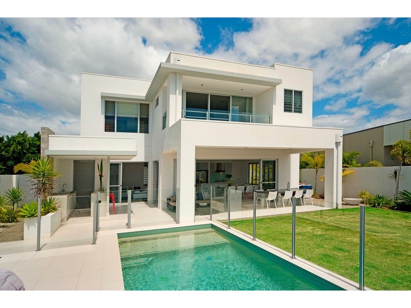 2232 Glengallon Way, Hope Island QLD 4212