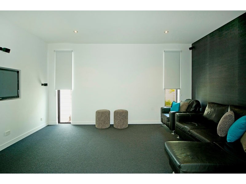 2232 Glengallon Way, Hope Island QLD 4212