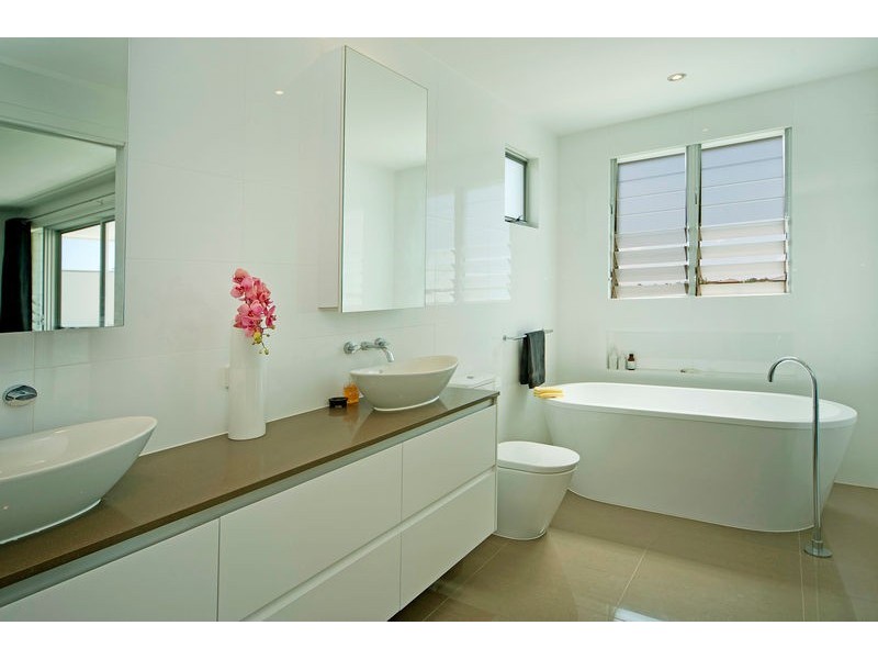 2232 Glengallon Way, Hope Island QLD 4212