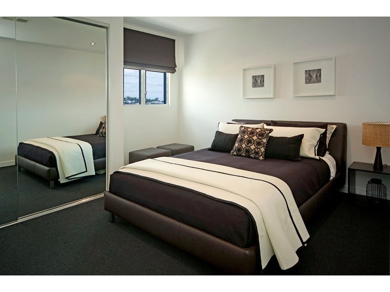 2232 Glengallon Way, Hope Island QLD 4212