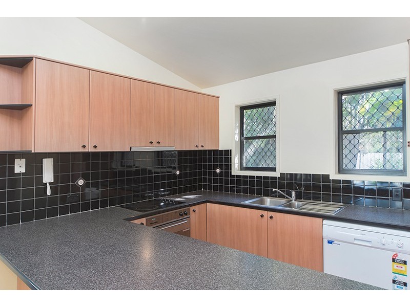 3/118 Pohlman Street, Southport QLD 4215