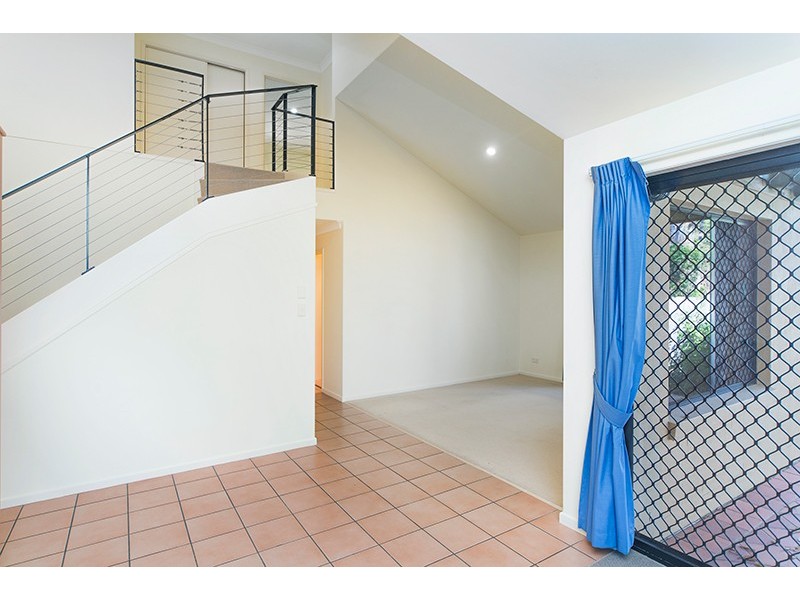 3/118 Pohlman Street, Southport QLD 4215