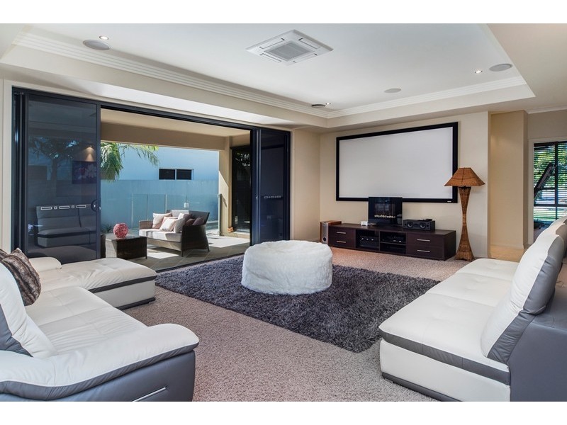 35 Calmwater Crescent, Helensvale QLD 4212