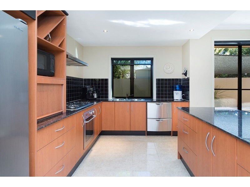 35 Calmwater Crescent, Helensvale QLD 4212