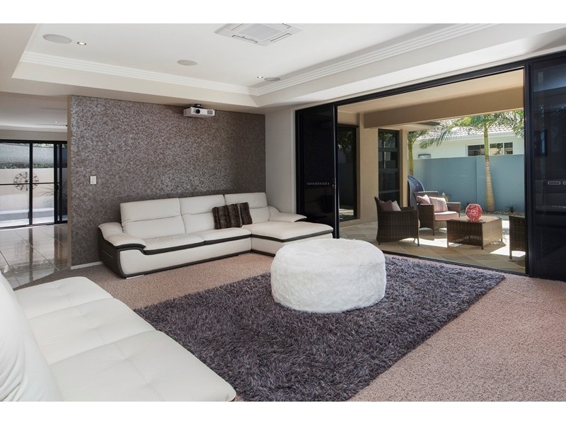 35 Calmwater Crescent, Helensvale QLD 4212