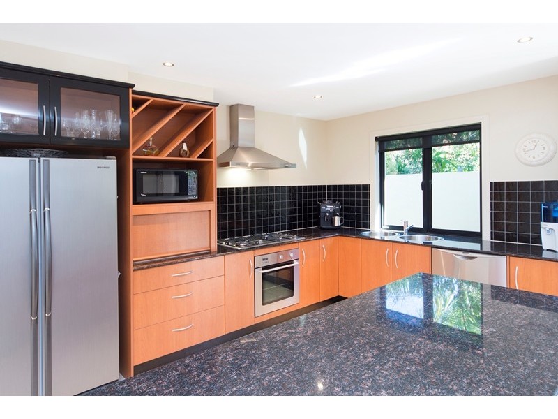 35 Calmwater Crescent, Helensvale QLD 4212