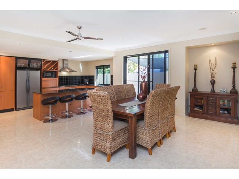 35 Calmwater Crescent, Helensvale QLD 4212