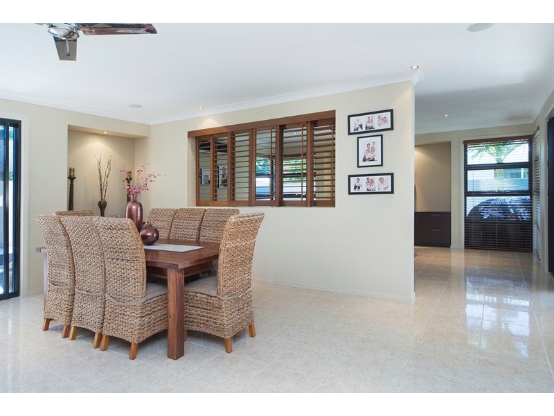 35 Calmwater Crescent, Helensvale QLD 4212