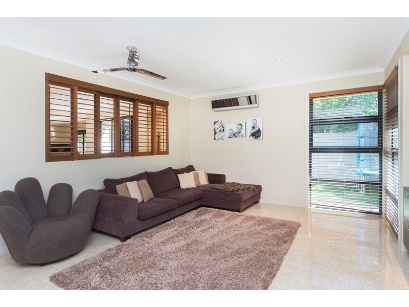 35 Calmwater Crescent, Helensvale QLD 4212