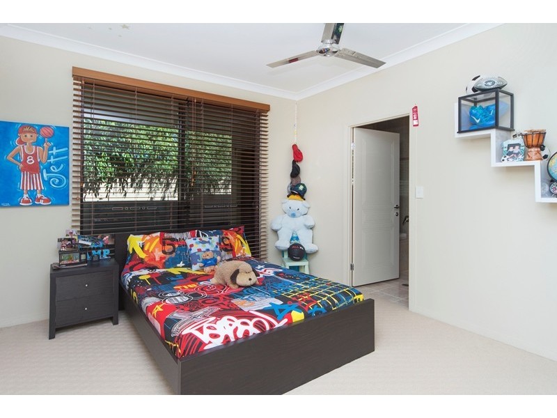 35 Calmwater Crescent, Helensvale QLD 4212