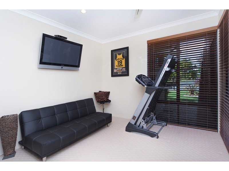 35 Calmwater Crescent, Helensvale QLD 4212