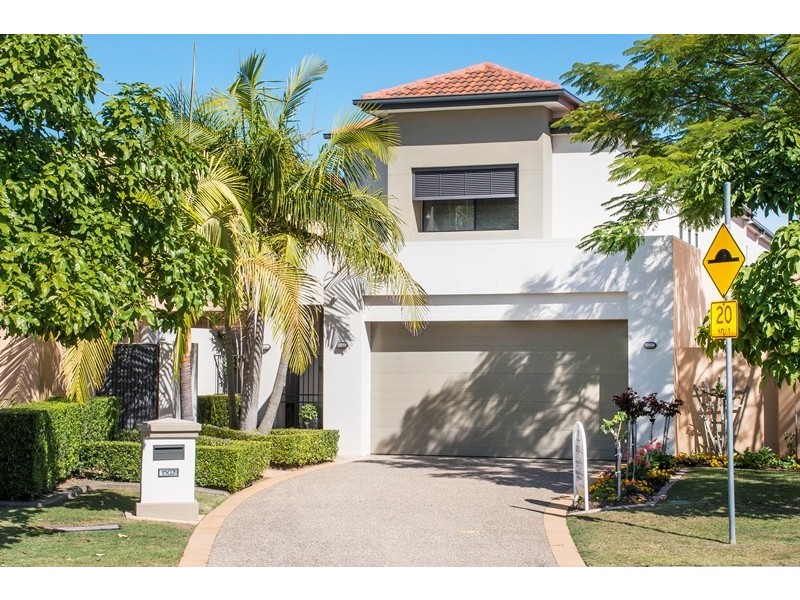 1502 Rosebank Way West, Hope Island QLD 4212