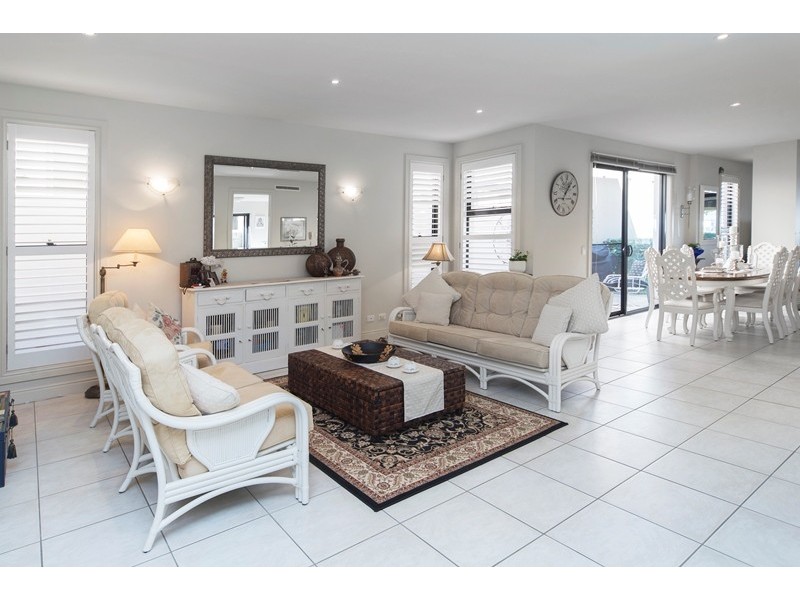 1502 Rosebank Way West, Hope Island QLD 4212