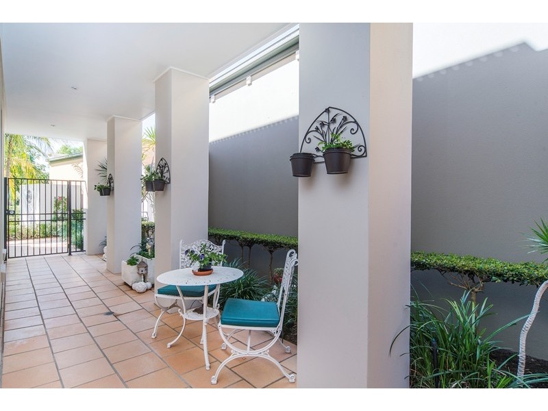 1502 Rosebank Way West, Hope Island QLD 4212